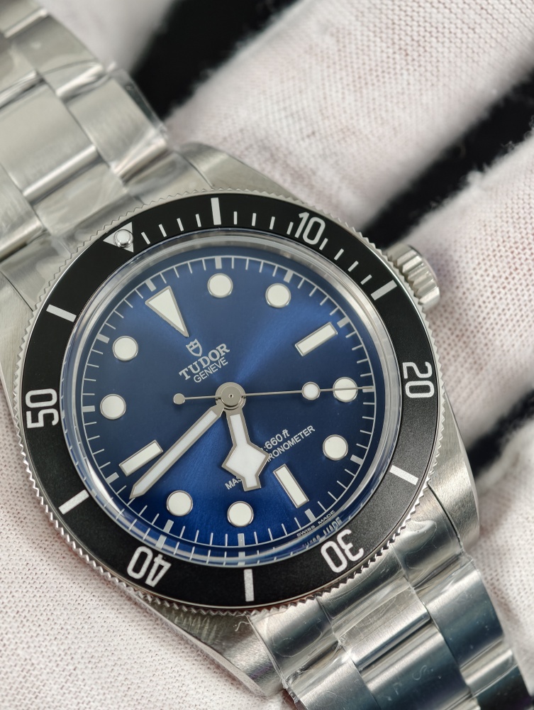 ZF Tudor Black Bay 68 43mm Blue Dial – A2824 Automatic Movement