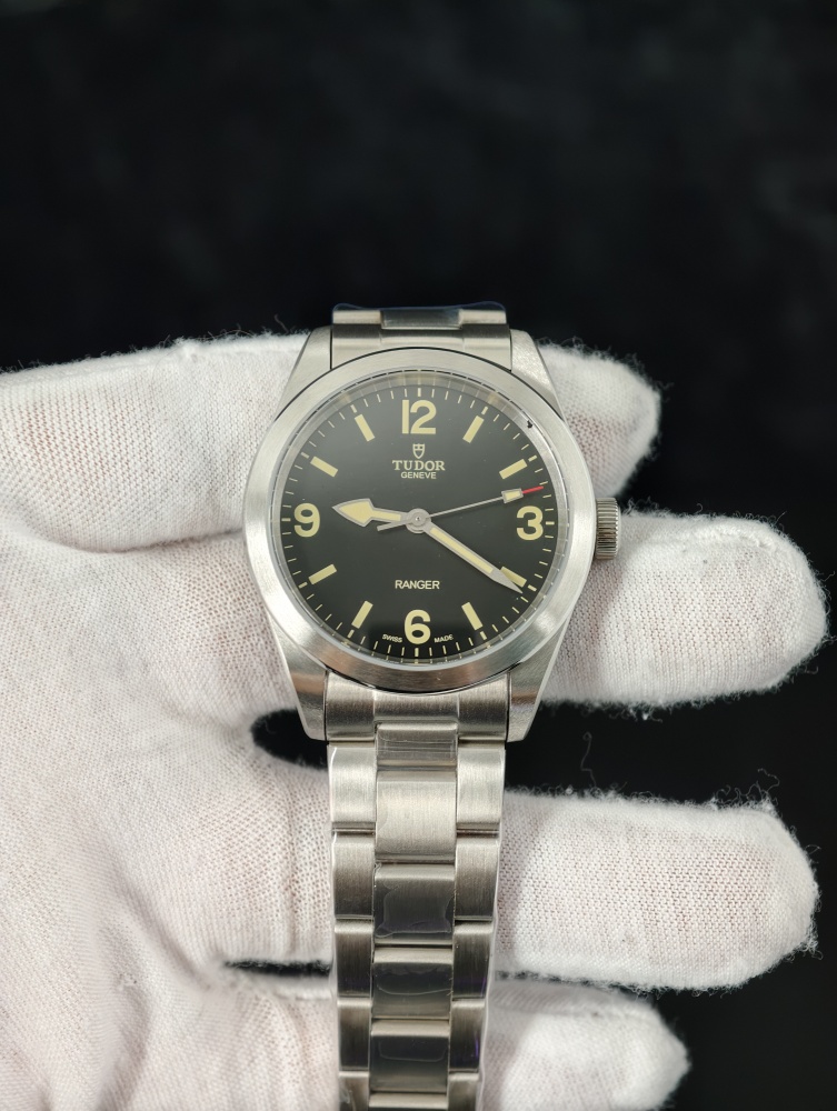 V2F Tudor Ranger 39mm Black Dial – Automatic Movement