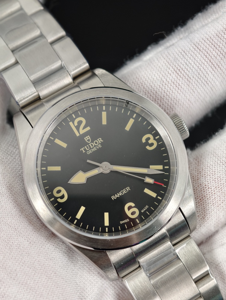 V2F Tudor Ranger 39mm Black Dial – Automatic Movement