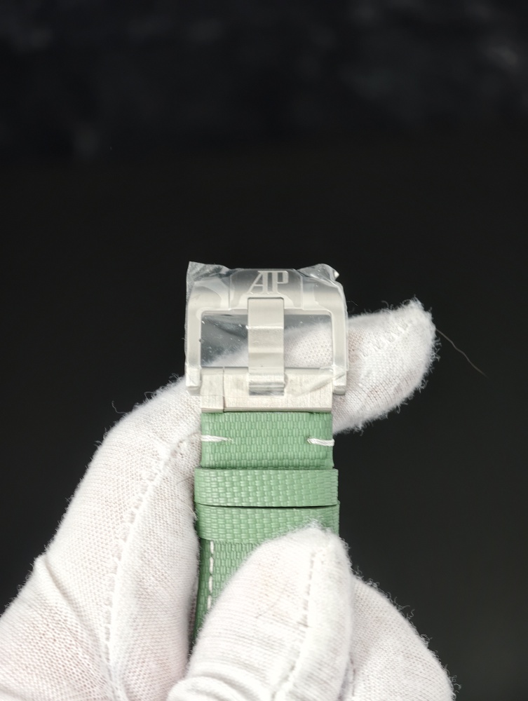 APP Royal Oak Offshore 26420CE 43mm Green Ceramic – Automatic Flyback Chronograph