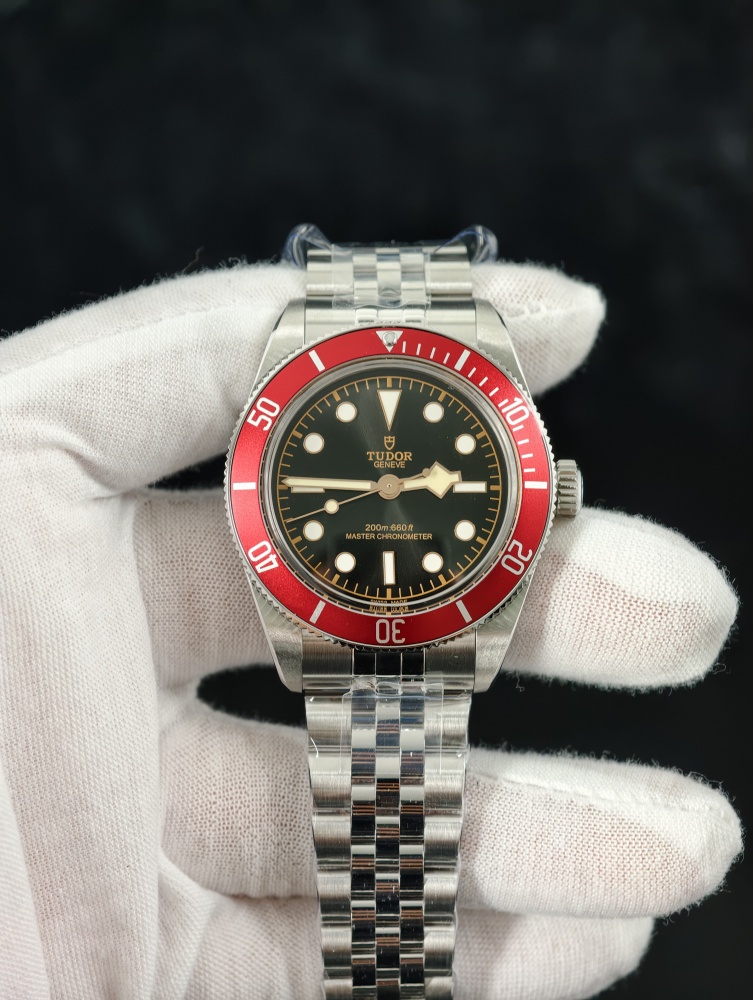 ZF Black Bay 58 GMT Black & Burgundy | 39mm | A2824 Automatic Movement