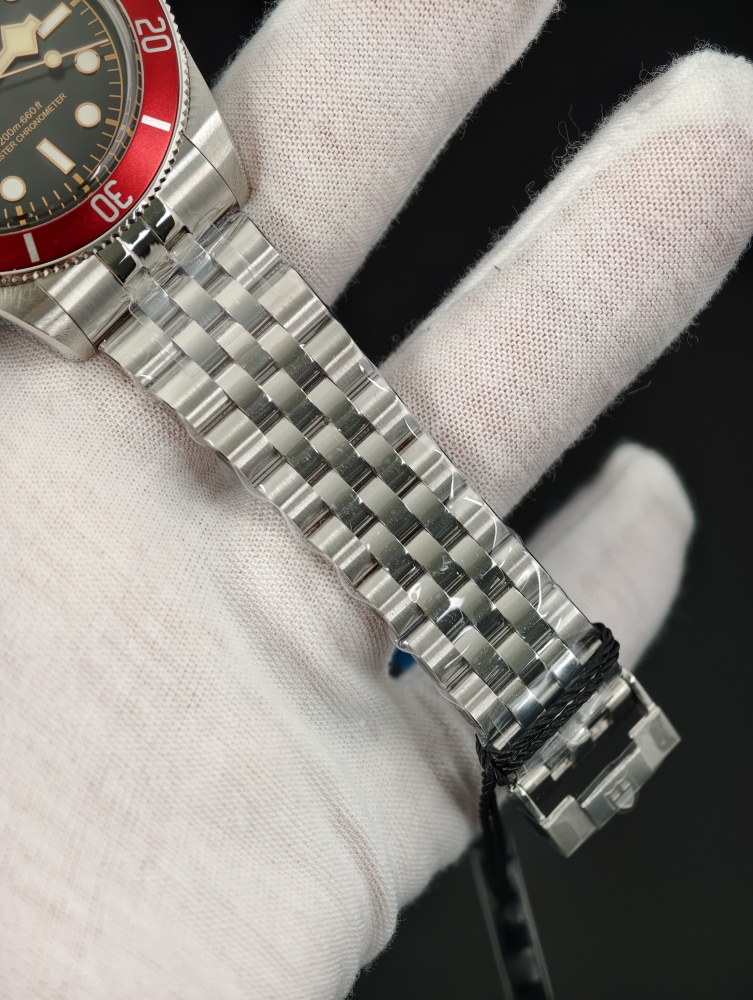 ZF Black Bay 58 GMT Black & Burgundy | 39mm | A2824 Automatic Movement