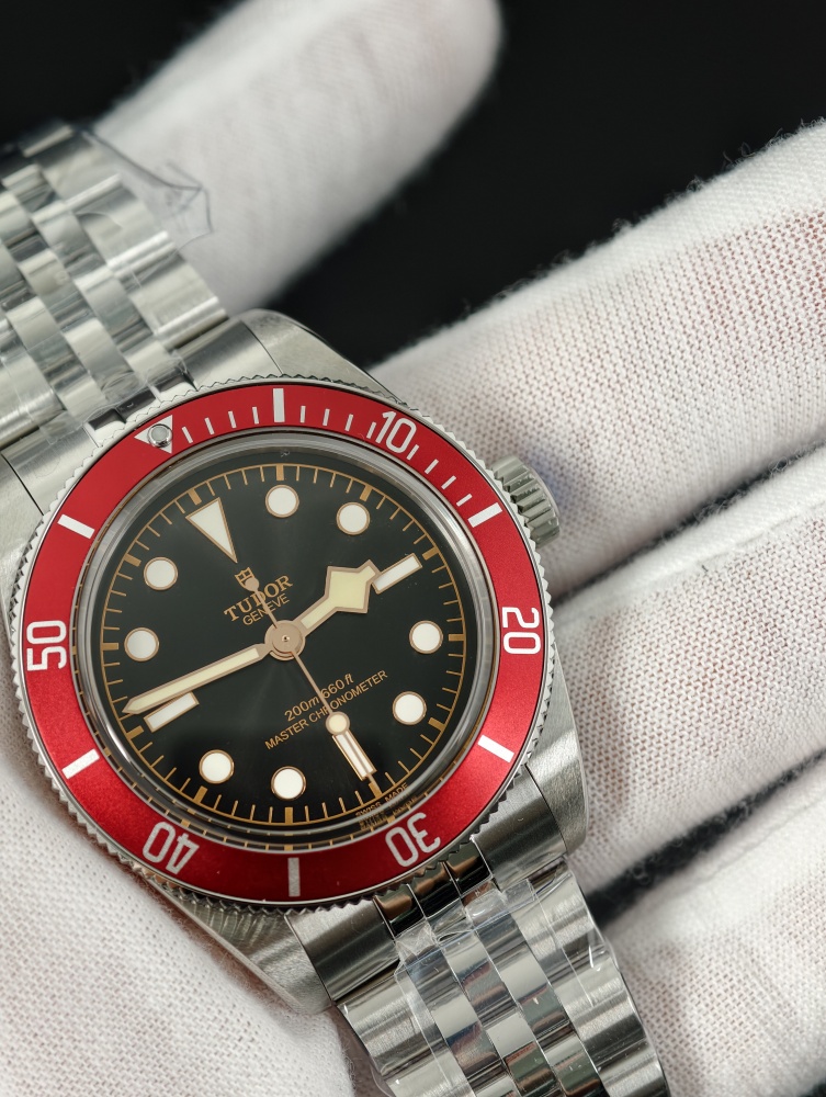 ZF Black Bay 58 GMT Black & Burgundy | 39mm | A2824 Automatic Movement