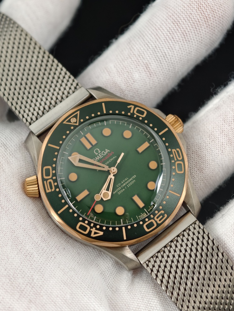 VSF Seamaster Diver 300M 42mm Titanium & Bronze Gold Green – DD8806 Automatic Movement