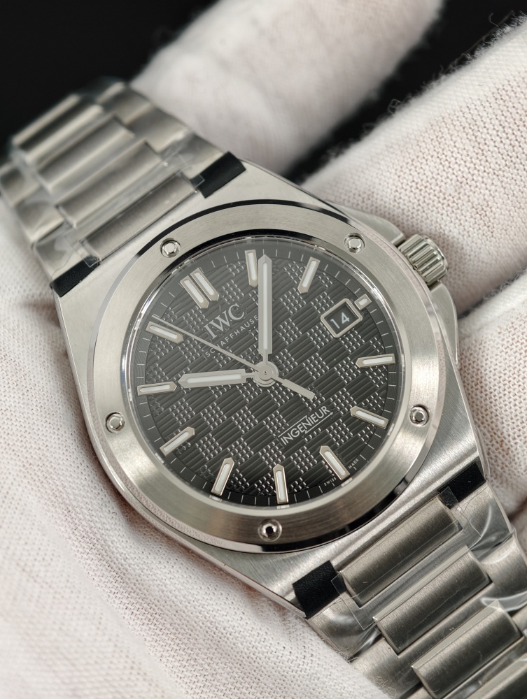 A7 IWC Ingenieur Automatic 40mm Black Dial – A2892 Automatic Movement