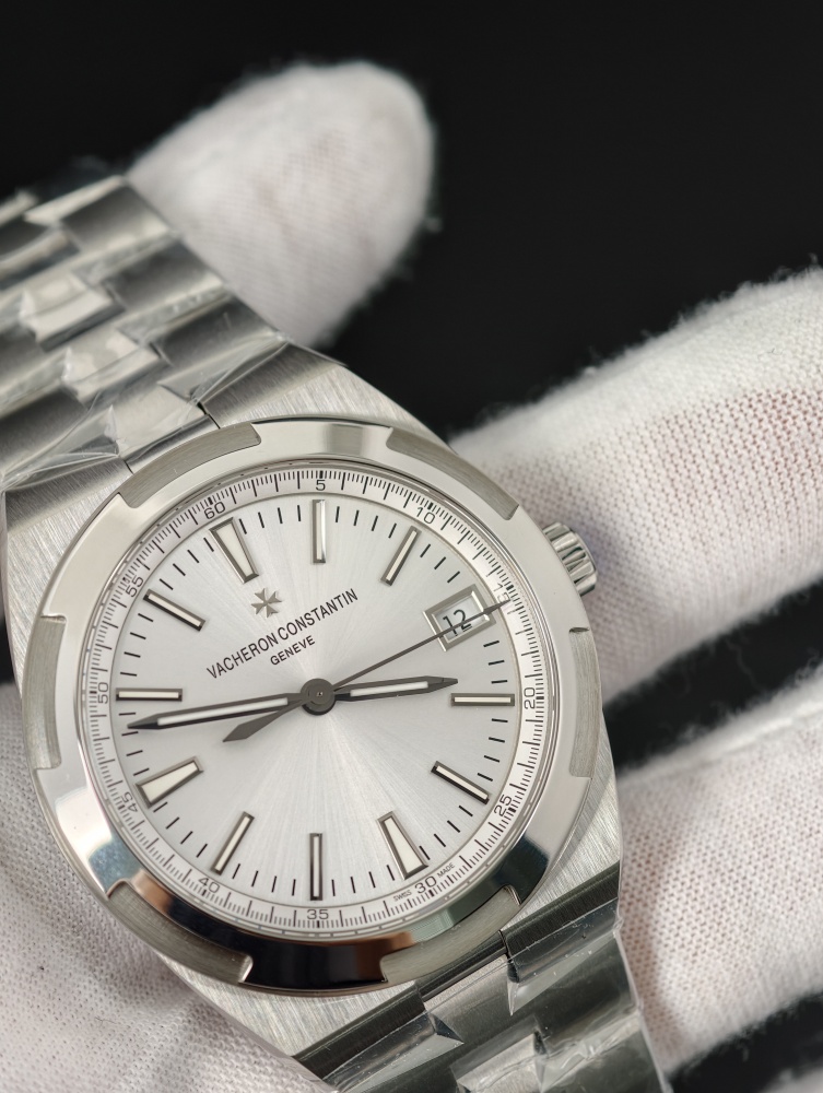 PPF Overseas 4500V 41mm Silver Dial – Stainless Steel Bracelet + Extra Black Rubber Strap