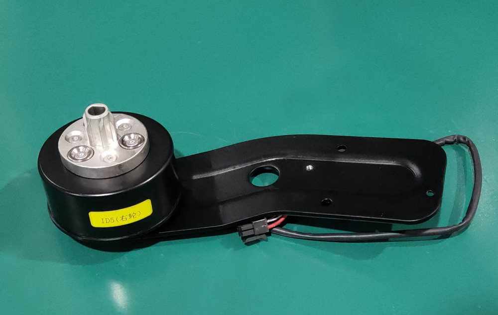 Side Brush Motor Assembly (Left, Benmo, Anti-Tangle)
