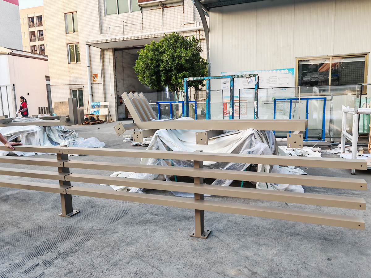 Aluminum batten screen trial assembly module alignment