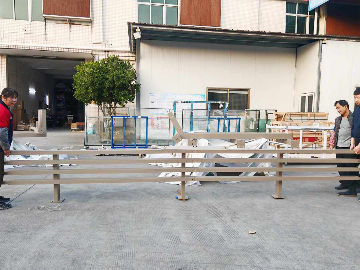 Aluminum batten screen full-length trial assembly check