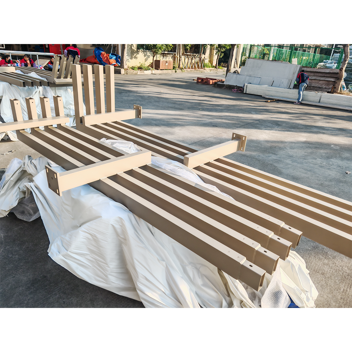 WIC375 Horizontal Facade Screen