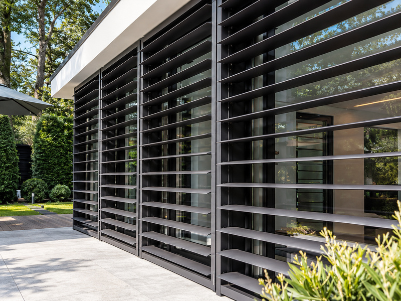 Horizontal aluminium louvres architectural application