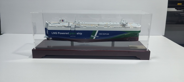ELECTRIC STAR LNG Powered PCTC Pure Car & Truck Carrier Scale Model,Dandong Maoyang International Trading Co., Ltd.,LNG Powered PCTC Pure Car /Truck Carrier Physical Ship Model