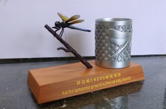 Dragonfly Sculpture Metal Pen Holder with Engraved Wood Base | Custom Souvenir for Singapore Metro Project,Dandong Maoyang International Trading Co., Ltd.,Custom Dragonfly Metal Pen Holder Commemorative Gift