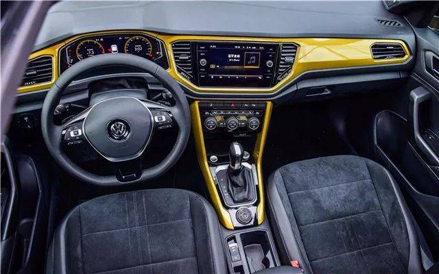 Volkswagen T-Roc,,Volkswagen T-Roc