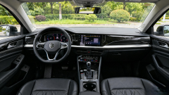 Volkswagen Passat,,Volkswagen Passat