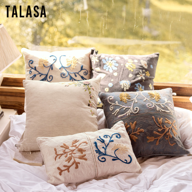 Embroidered‌ rectangle throw pillow‌