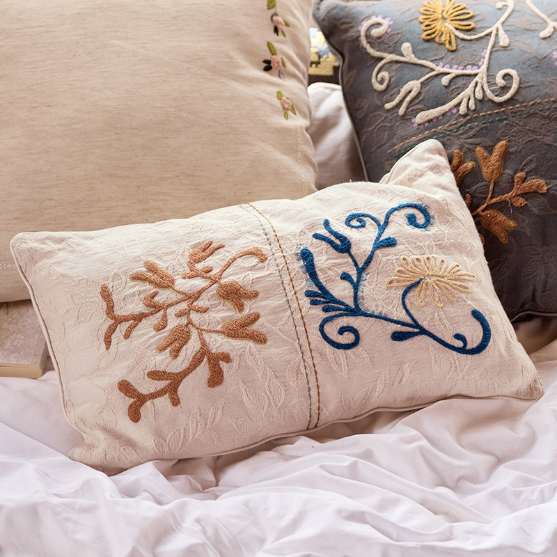 Embroidered‌ Throw pillow‌