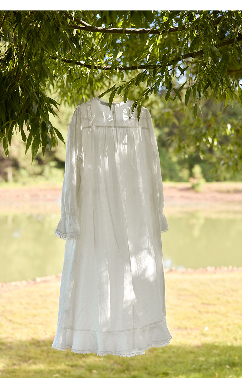 ‌100% Cotton‌ nightgown trimmed with white lace