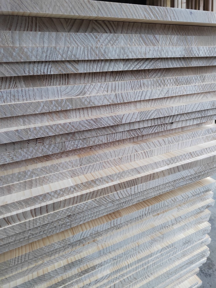 Radiata Pine Solid Wood Board Manufacturer & Wholesale Supplier, ROYUE Material,Radiata Pine Solid Wood Board Manufacturer & Wholesale Supplier
