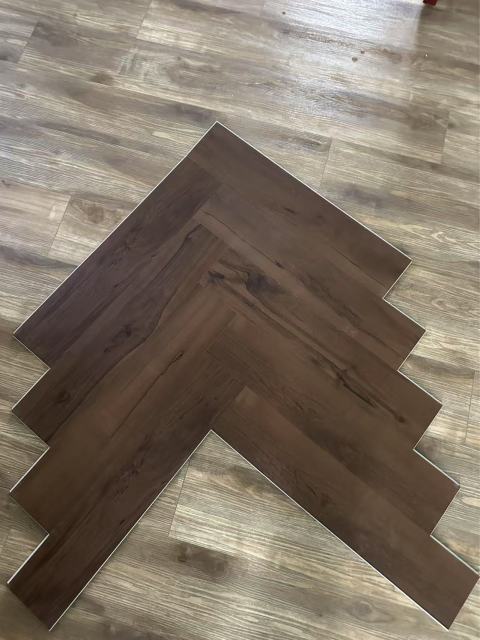 SPC Vinyl Flooring for Residential & Commercial Projects, ROYUE Material,Durable Sound Absorbing SPC Flooring Solution for Canadian Healthcare Facilities Hospital Wards Providing Quiet Hygienic