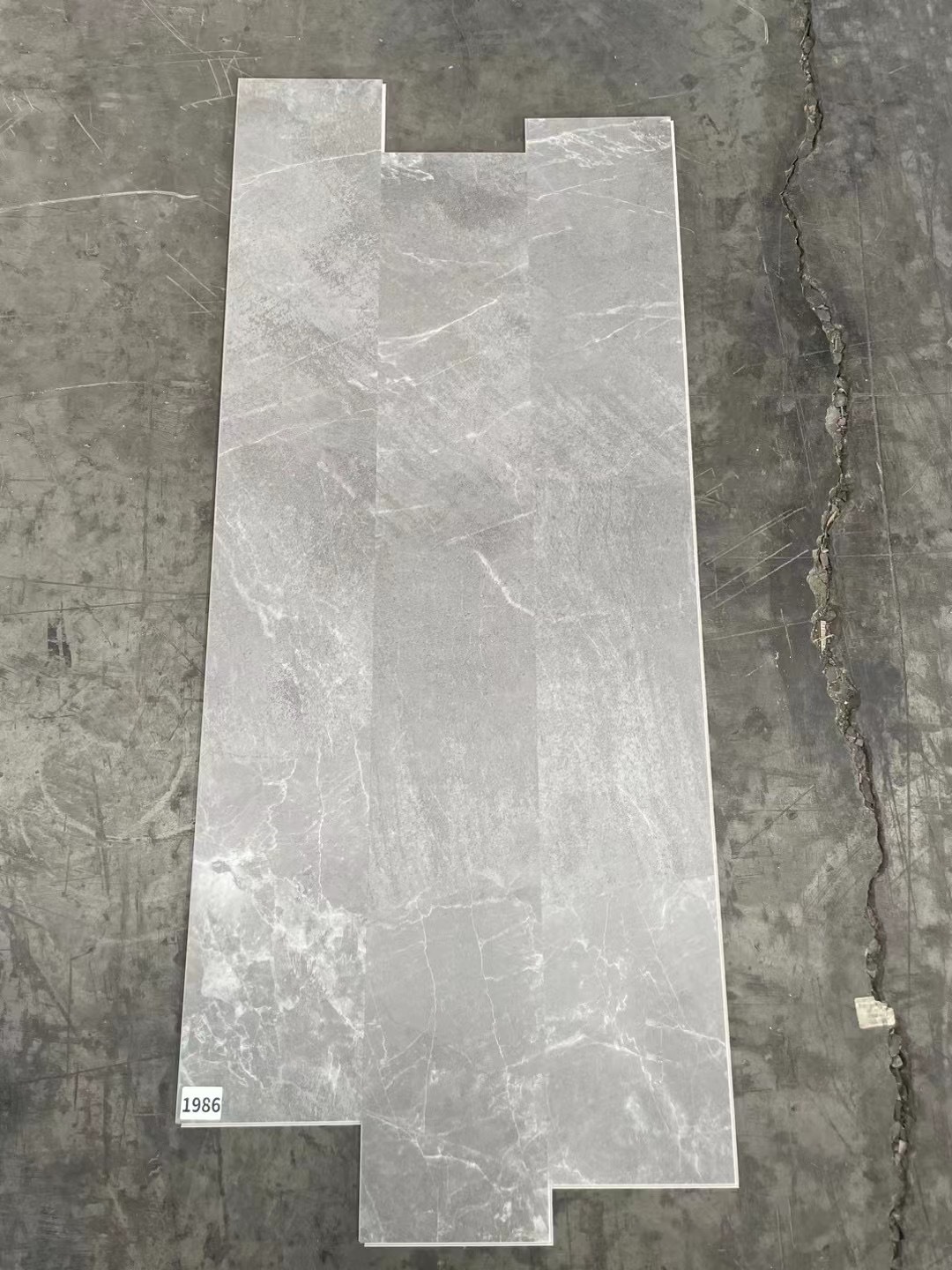 SPC Vinyl Flooring for Residential & Commercial Projects, ROYUE Material,Durable Sound Absorbing SPC Flooring Solution for Canadian Healthcare Facilities Hospital Wards Providing Quiet Hygienic