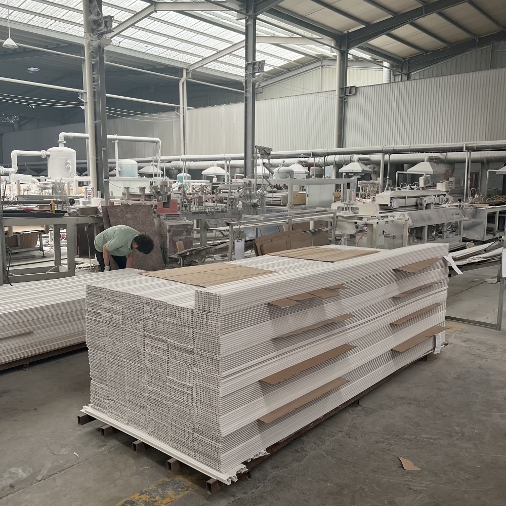 Base board production - extrusion line