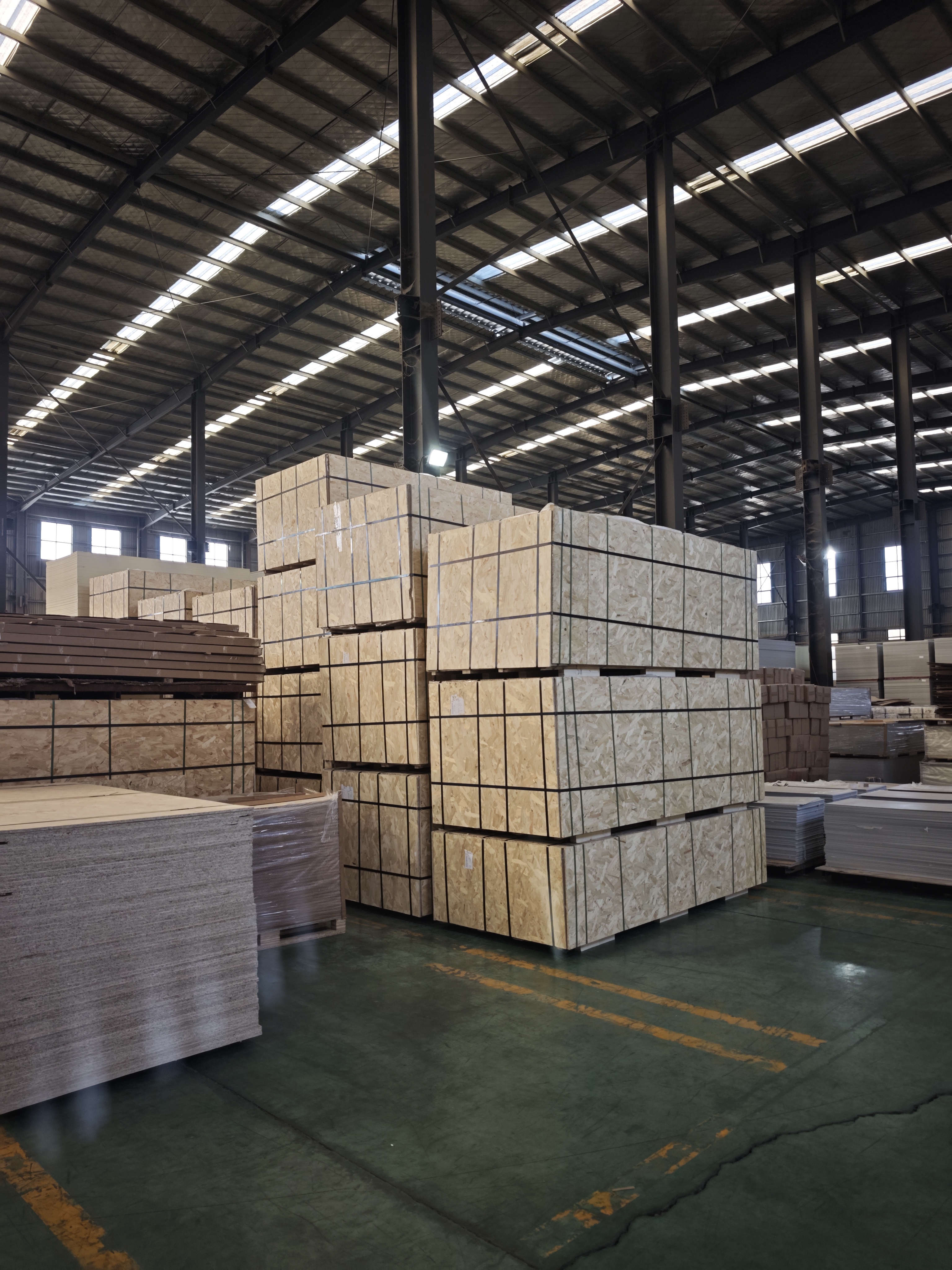 Bamboo charcoal boards packed on seaworthy pallet