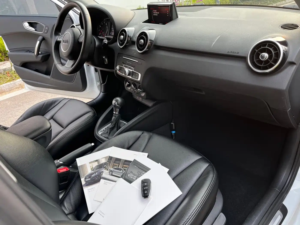 Audi Audi A1 2016 30 TFSI Sportback Design Style Edition
