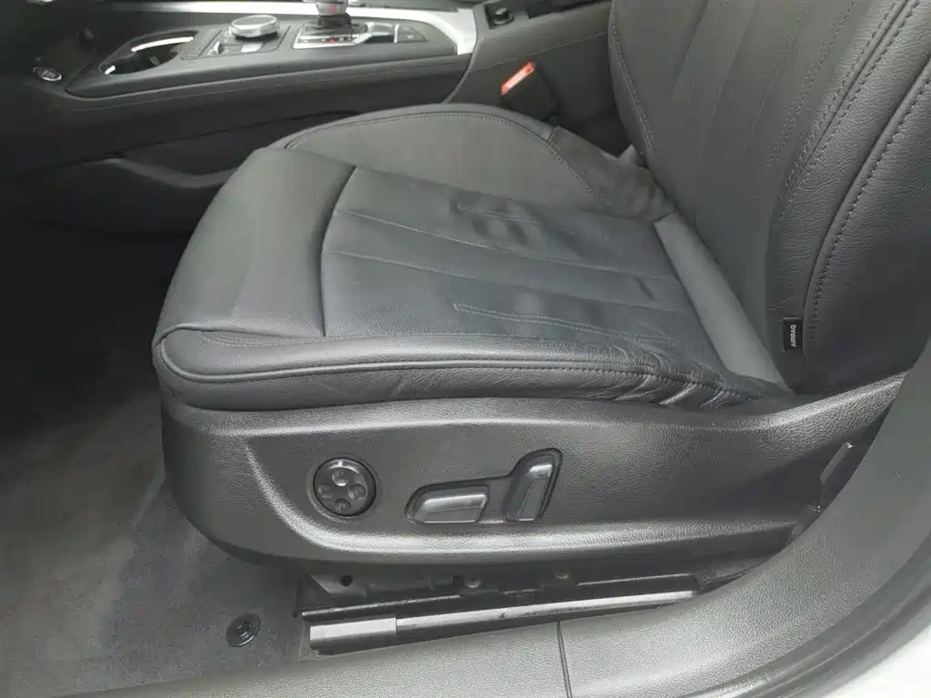 Audi Audi A4L 2019 40 TFSI Fashion (China VI)