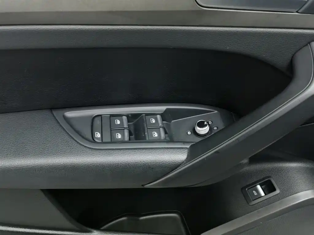Audi Audi Q5L 2018 40 TFSI Premium Progressive China VI