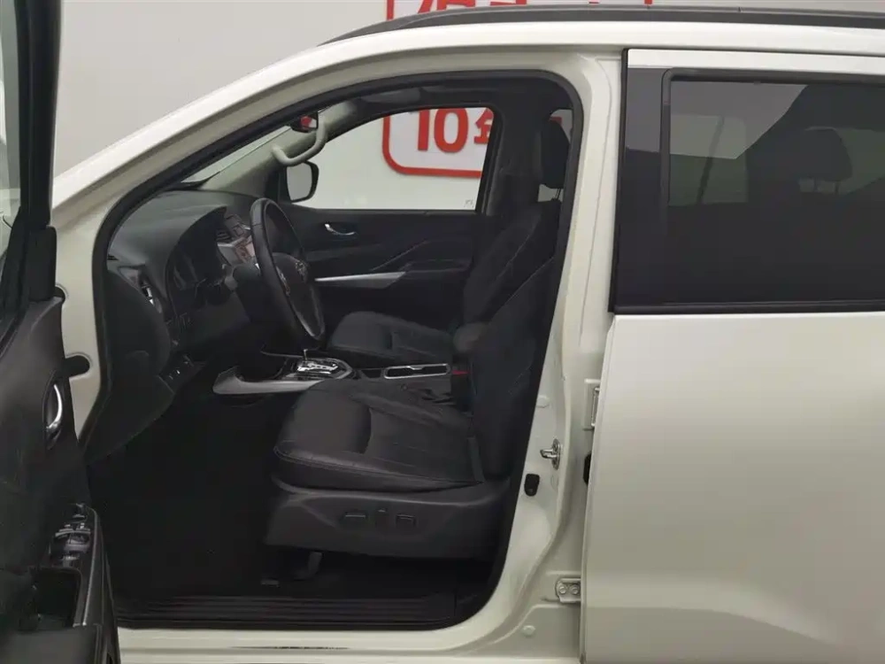Nissan Terra 2018 2.5L Automatic 2WD Smart Enjoy Edition