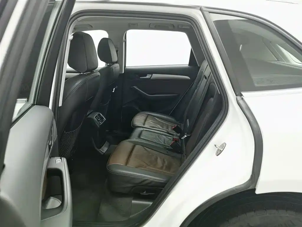 Audi Audi Q5 2016 40 TFSI Technology Model