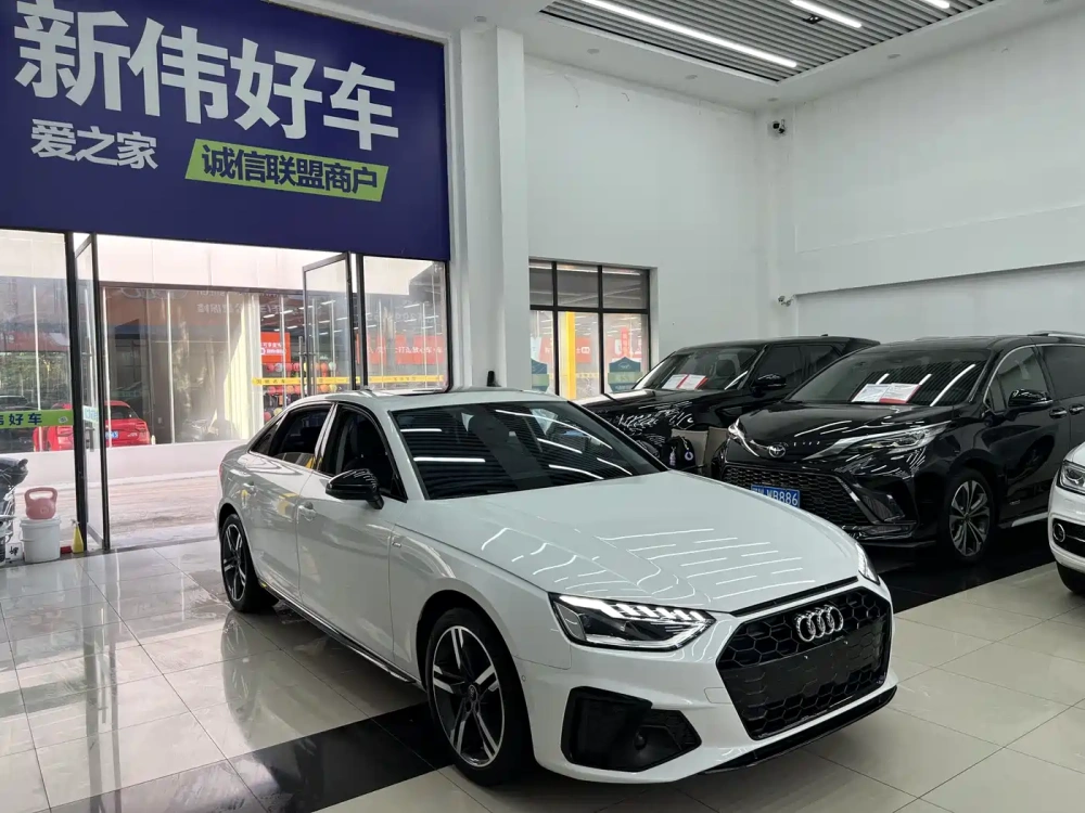 Audi Audi A4L 2022 40 TFSI Luxury Dynamic