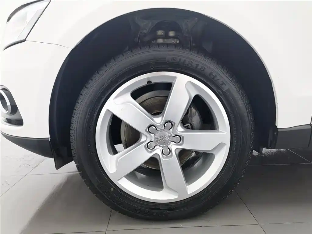 Audi Audi Q5 2016 40 TFSI Technology Model