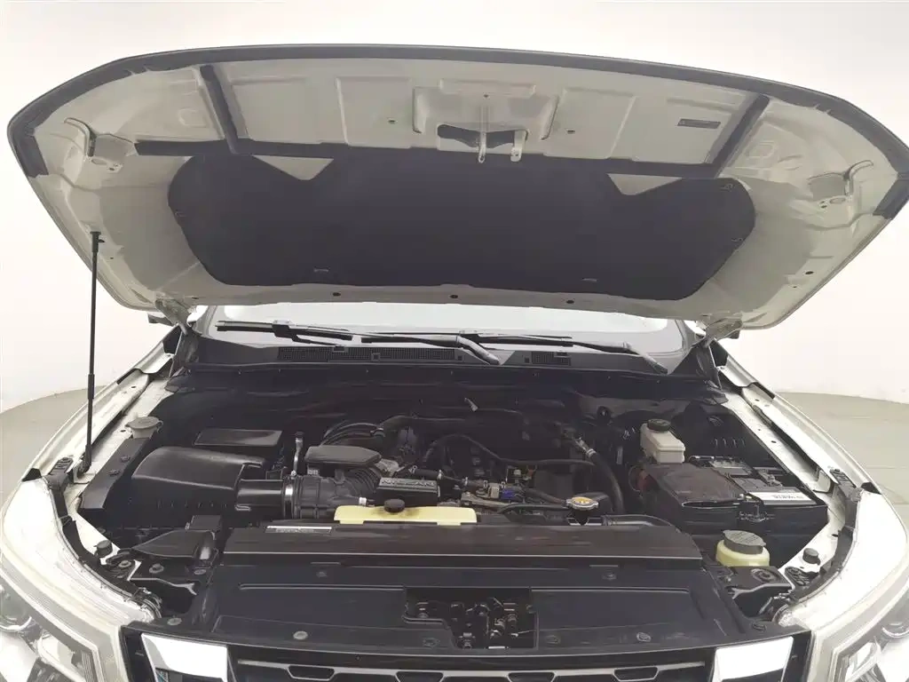 Nissan Terra 2018 2.5L Automatic 2WD Smart Enjoy Edition