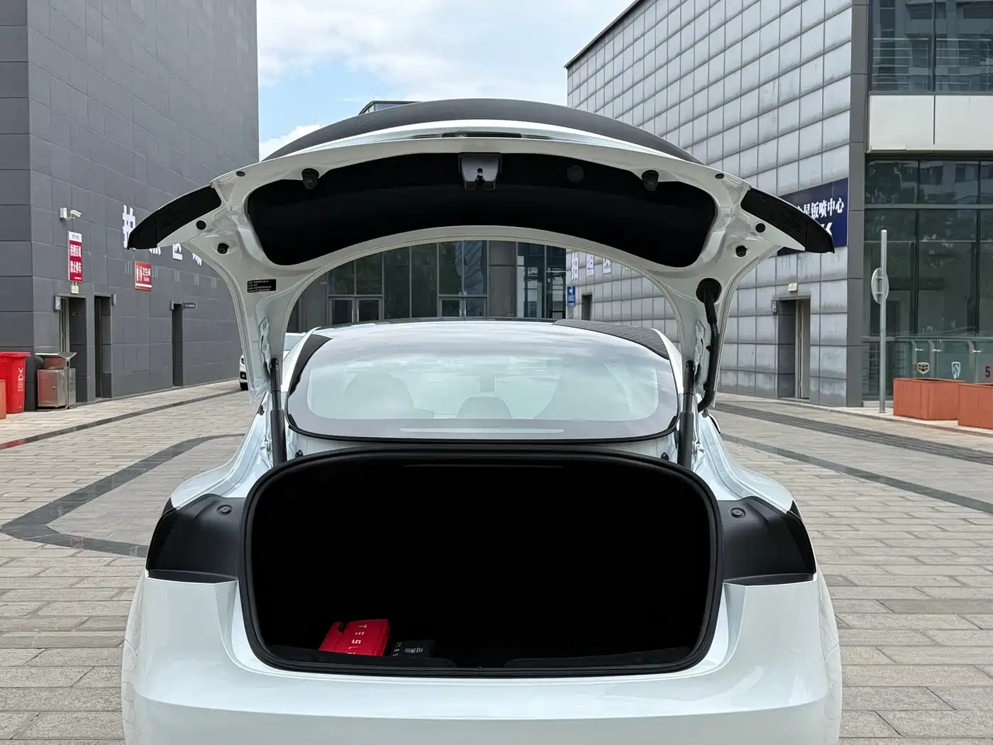 Tesla Model 3 2025 Model Year Facelift Performance All-Wheel Drive