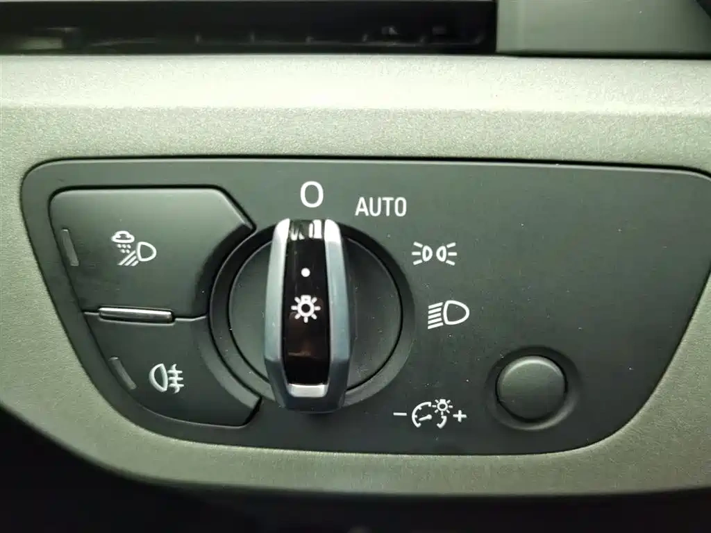 Audi Audi A4L 2017 40 TFSI Progressive