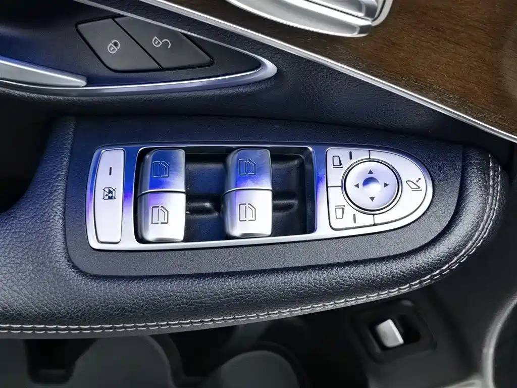 Mercedes-Benz Mercedes-Benz GLC 2022 Facelift GLC 300 L 4MATIC Dynamic