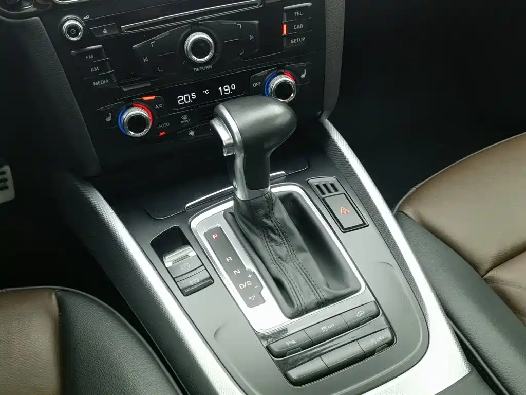 Audi Audi Q5 2016 40 TFSI Technology Model