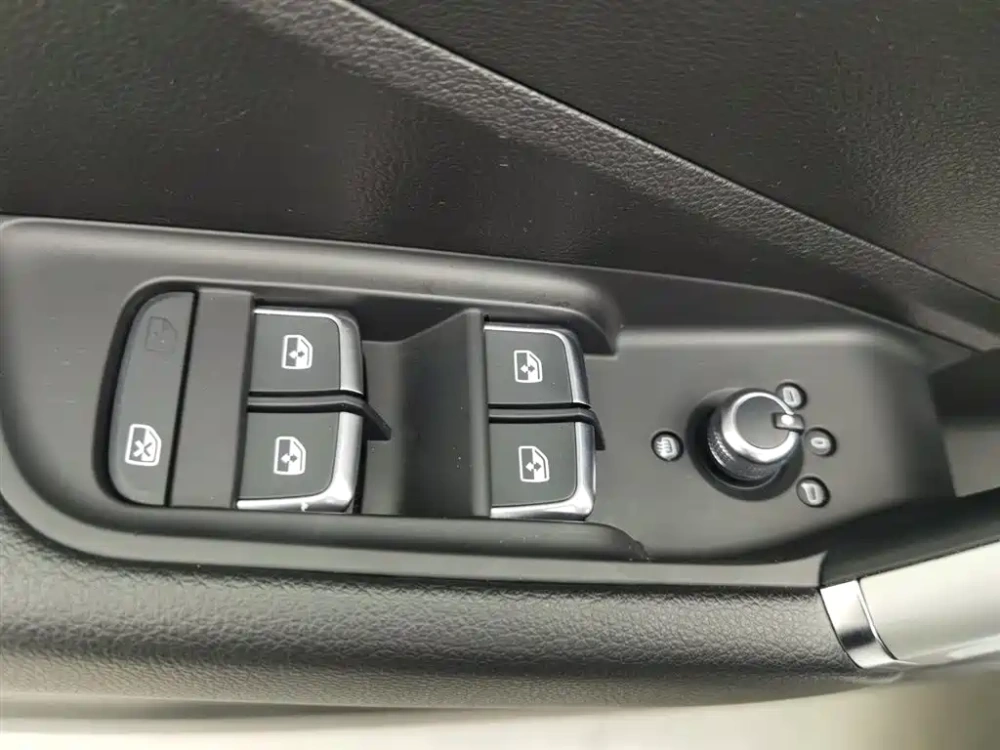 Audi Audi Q2L 2020 35 TFSI Progressive Dynamic Model
