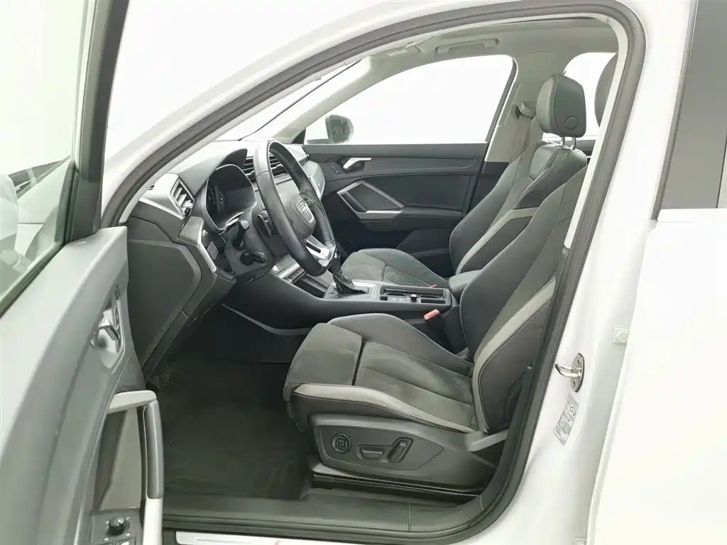 Audi Audi Q3 2019 35 TFSI Fashion Sport