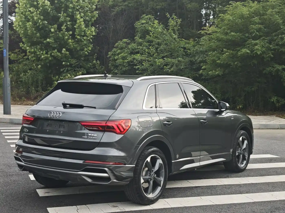 Audi Audi Q3 2023 35 TFSI Fashion Dynamic (1.4T)
