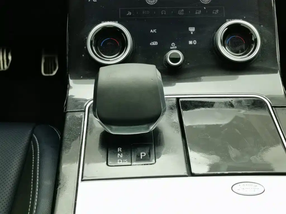 Land Rover Range Rover Velar 2021 P250 Gloss Black Collector's Edition