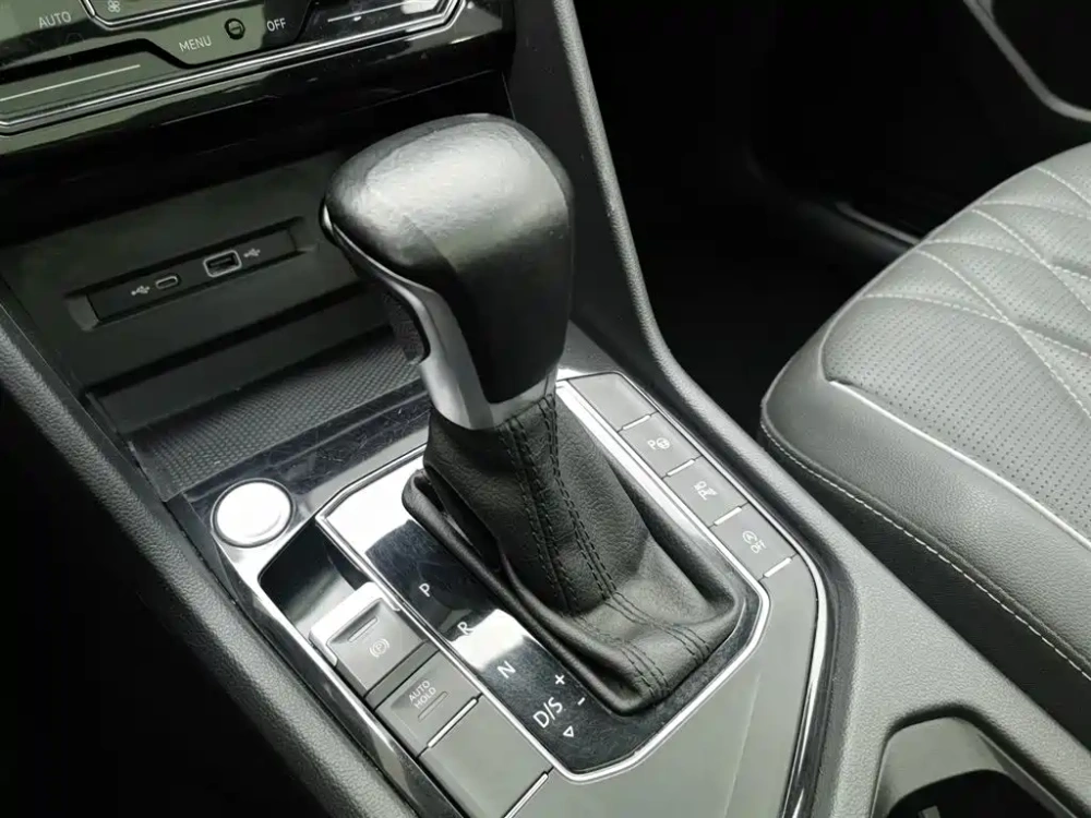 Volkswagen Tiguan L 2022 330TSI Auto 2WD R-Line Premium Edition