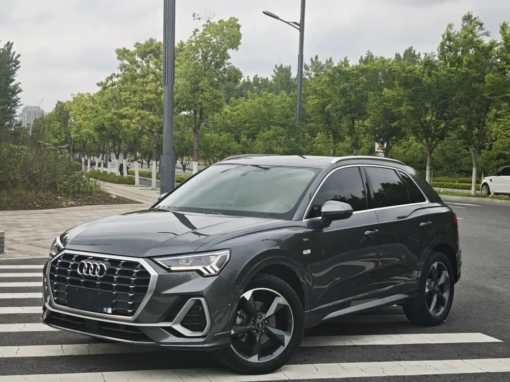 Audi Audi Q3 2023 35 TFSI Fashion Dynamic (1.4T)