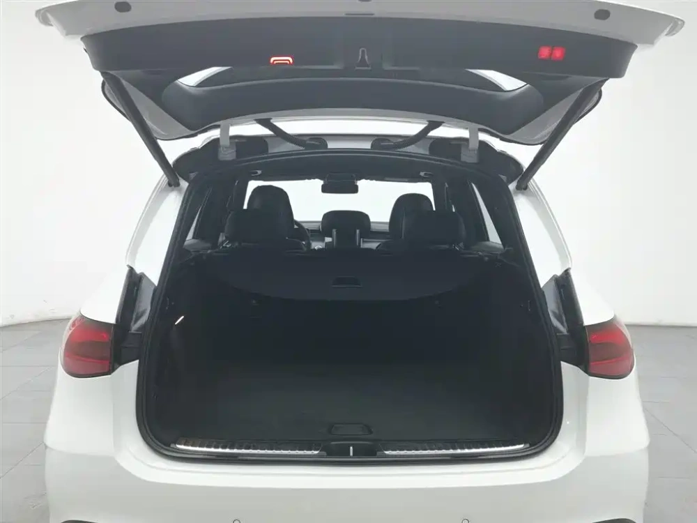 Mercedes-Benz Mercedes-Benz GLC 2023 GLC 260 L 4MATIC Luxury 5-Seater