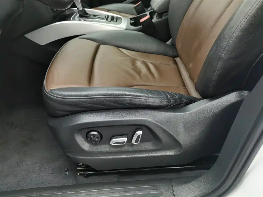 Audi Audi Q5 2016 40 TFSI Technology Model