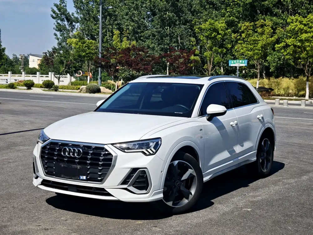 Audi Audi Q3 2023 35 TFSI Fashion Dynamic (1.4T)