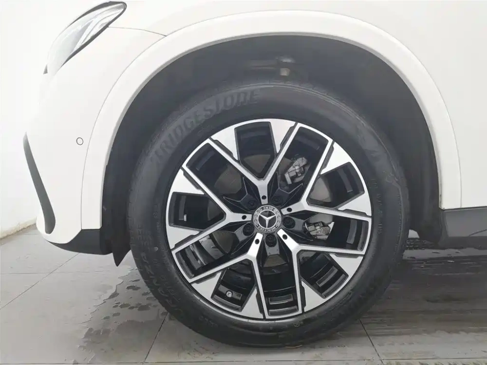 Mercedes-Benz Mercedes-Benz GLC 2023 GLC 260 L 4MATIC Luxury 5-Seater