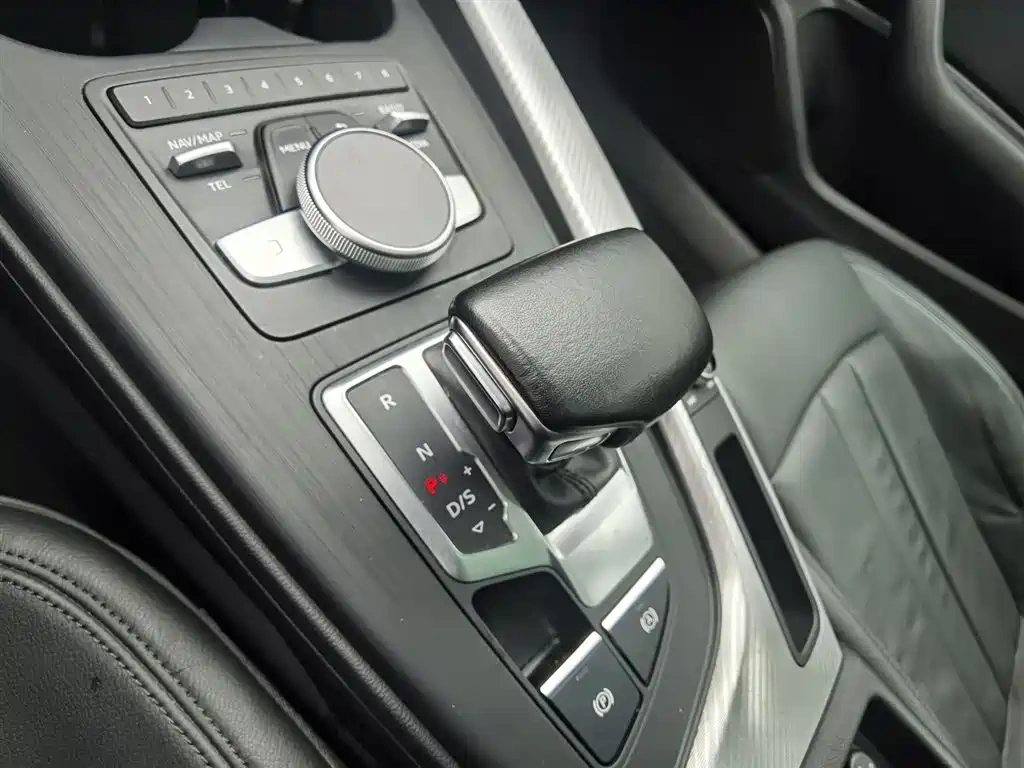 Audi Audi A4L 2017 Plus 40 TFSI Fashion